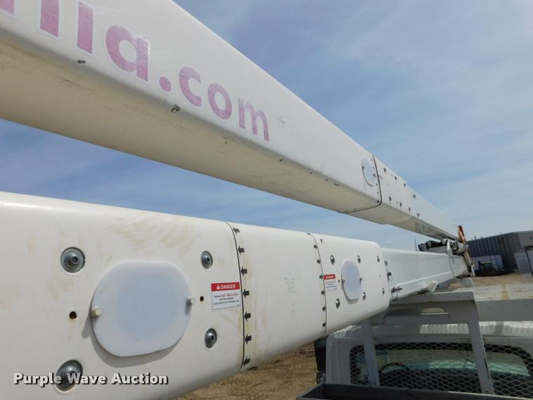 image for item DA1073 2011 International WorkStar 7400 bucket truck