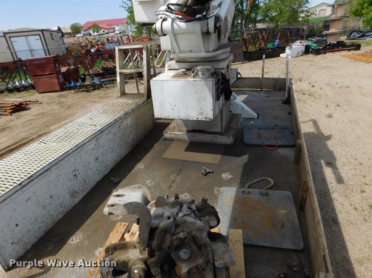 image for item DA1073 2011 International WorkStar 7400 bucket truck