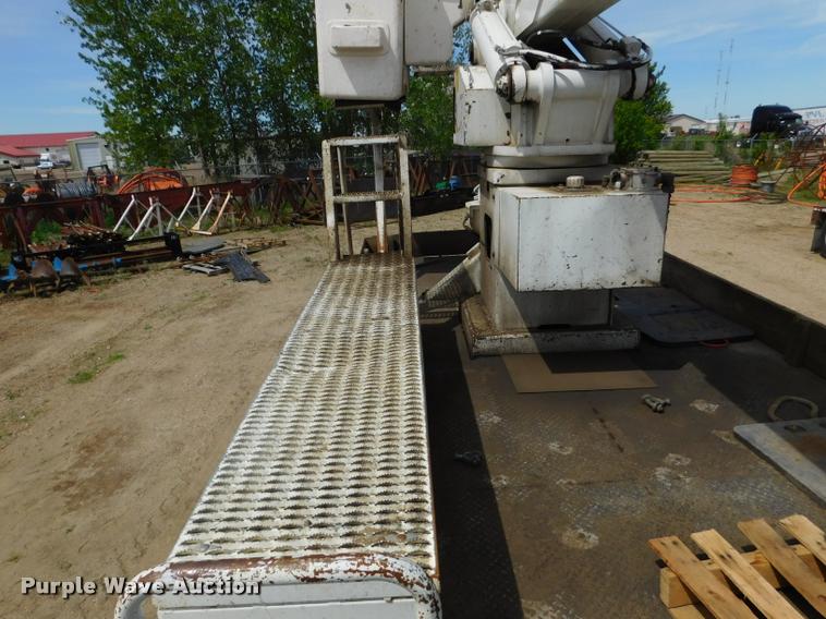 image for item DA1073 2011 International WorkStar 7400 bucket truck