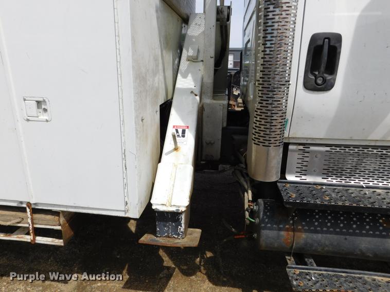 image for item DA1073 2011 International WorkStar 7400 bucket truck