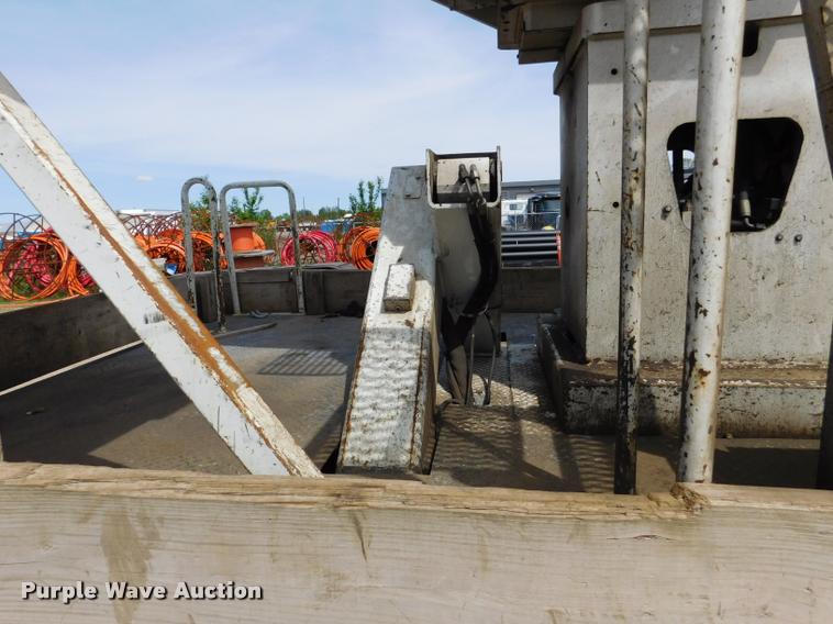 image for item DA1073 2011 International WorkStar 7400 bucket truck