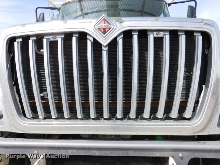 image for item DA1073 2011 International WorkStar 7400 bucket truck