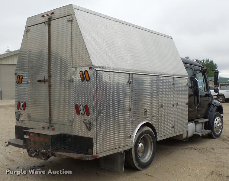 image for item DA3543 2007 Freightliner Business Class M2 service truck