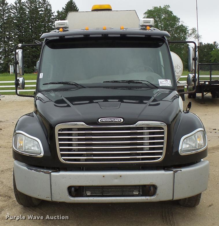 image for item DA3543 2007 Freightliner Business Class M2 service truck