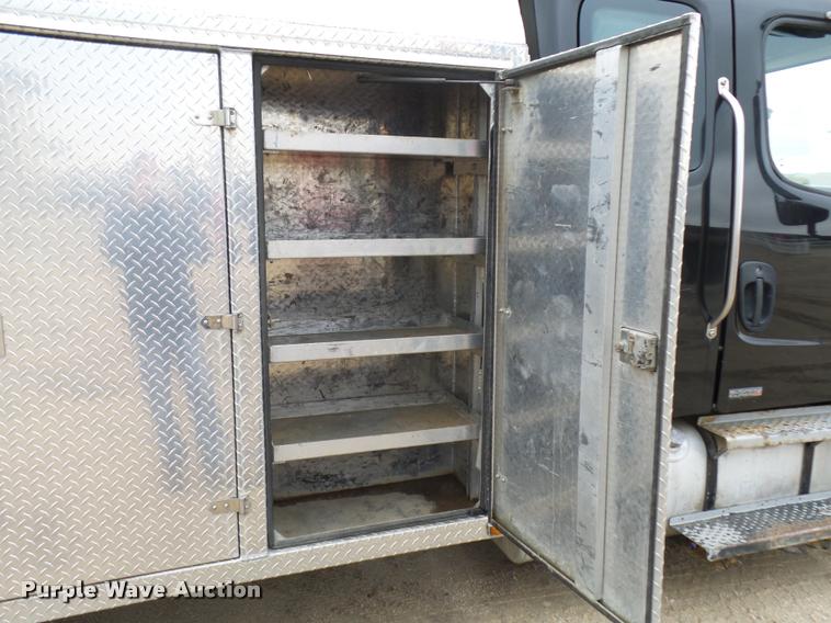 image for item DA3543 2007 Freightliner Business Class M2 service truck