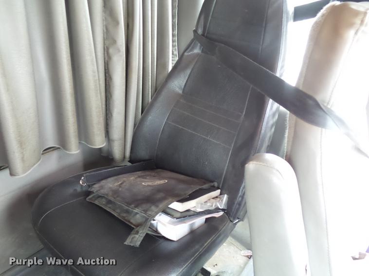 image for item DA3543 2007 Freightliner Business Class M2 service truck