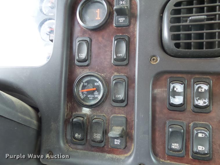 image for item DA3543 2007 Freightliner Business Class M2 service truck