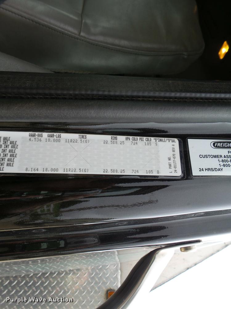 image for item DA3543 2007 Freightliner Business Class M2 service truck