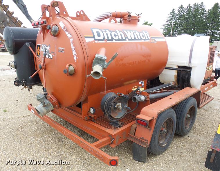 image for item DA3545 2005 Ditch Witch FX30 vacuum excavator