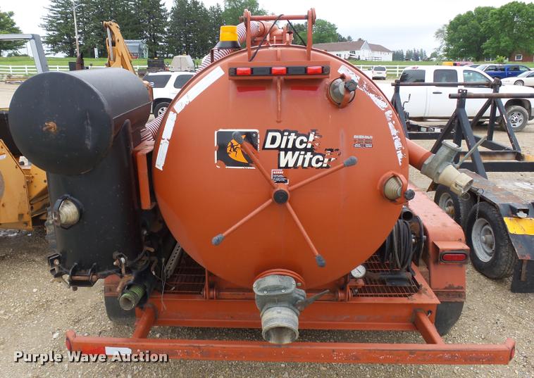 image for item DA3545 2005 Ditch Witch FX30 vacuum excavator