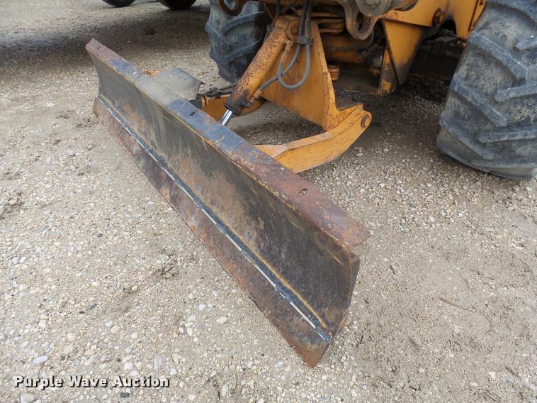 image for item DA3551 1995 Case 660 trencher