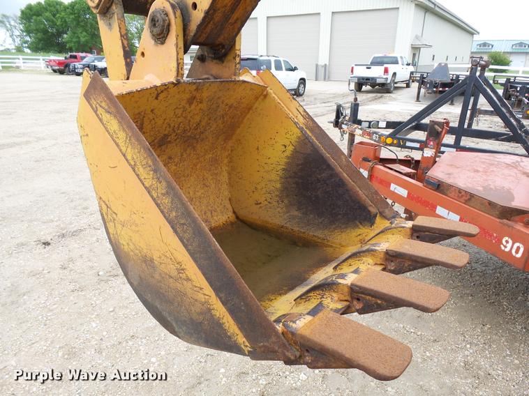 image for item DA3551 1995 Case 660 trencher