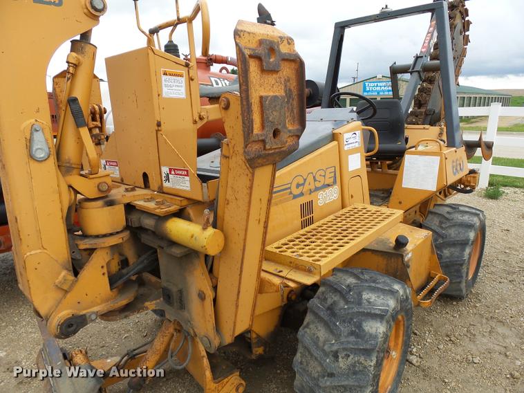 image for item DA3551 1995 Case 660 trencher