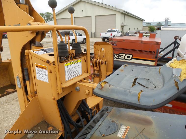 image for item DA3551 1995 Case 660 trencher