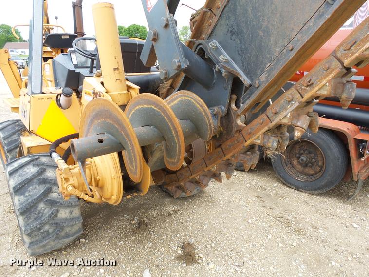 image for item DA3551 1995 Case 660 trencher