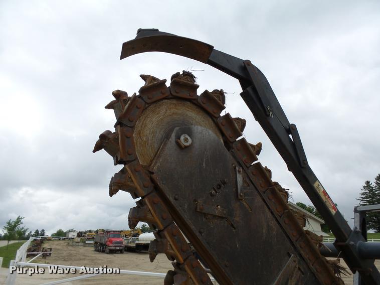 image for item DA3551 1995 Case 660 trencher