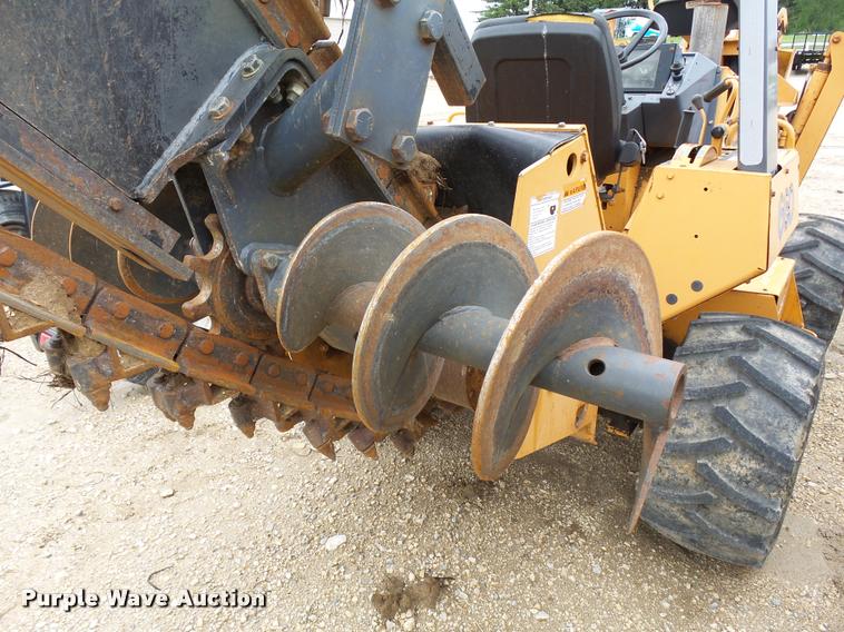 image for item DA3551 1995 Case 660 trencher