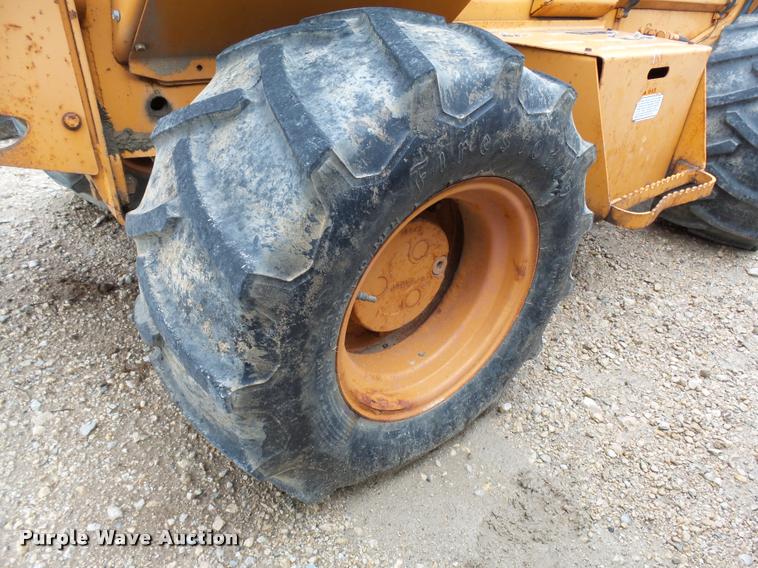 image for item DA3551 1995 Case 660 trencher