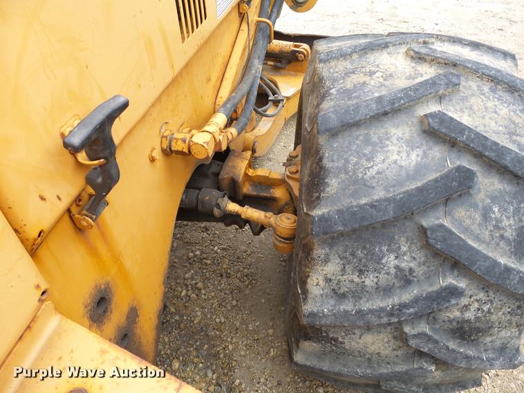 image for item DA3551 1995 Case 660 trencher