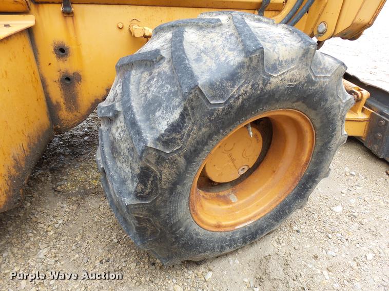 image for item DA3551 1995 Case 660 trencher