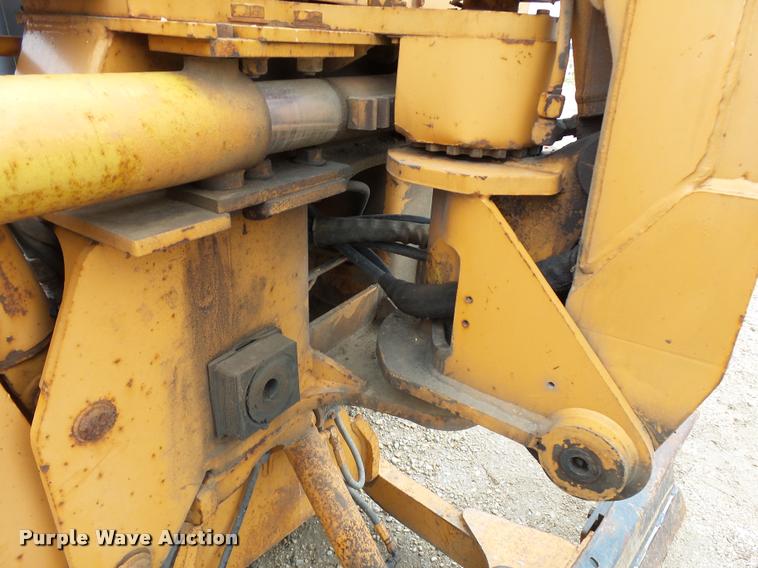 image for item DA3551 1995 Case 660 trencher