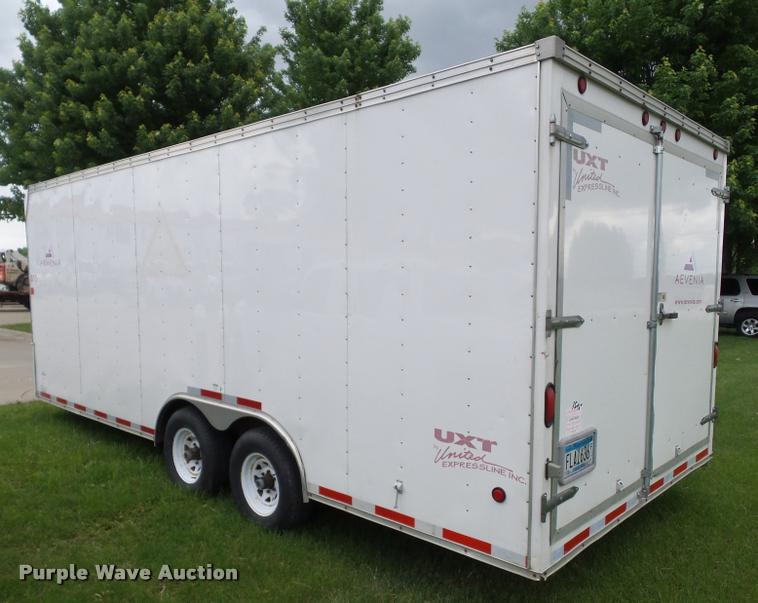 image for item L5567 2004 United Express enclosed cargo trailer