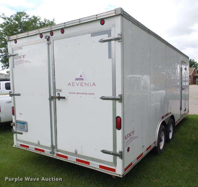 image for item L5567 2004 United Express enclosed cargo trailer