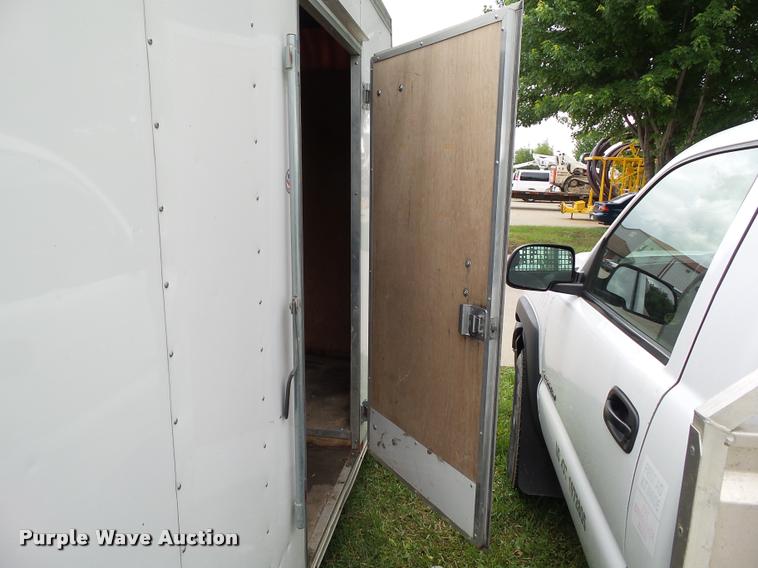 image for item L5567 2004 United Express enclosed cargo trailer