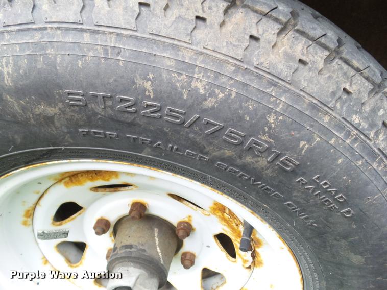 image for item L5567 2004 United Express enclosed cargo trailer