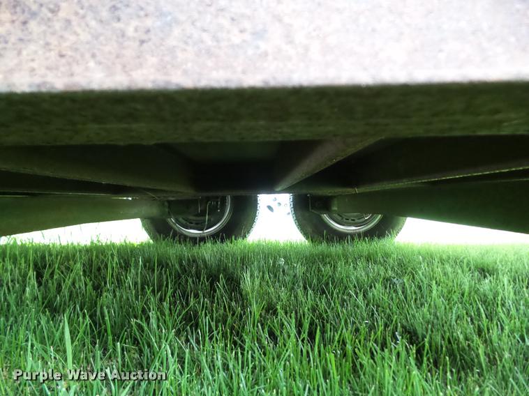 image for item L5567 2004 United Express enclosed cargo trailer