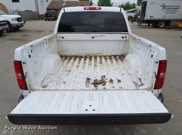 image for item L5568 2012 Chevrolet Silverado 1500 Crew Cab pickup truck