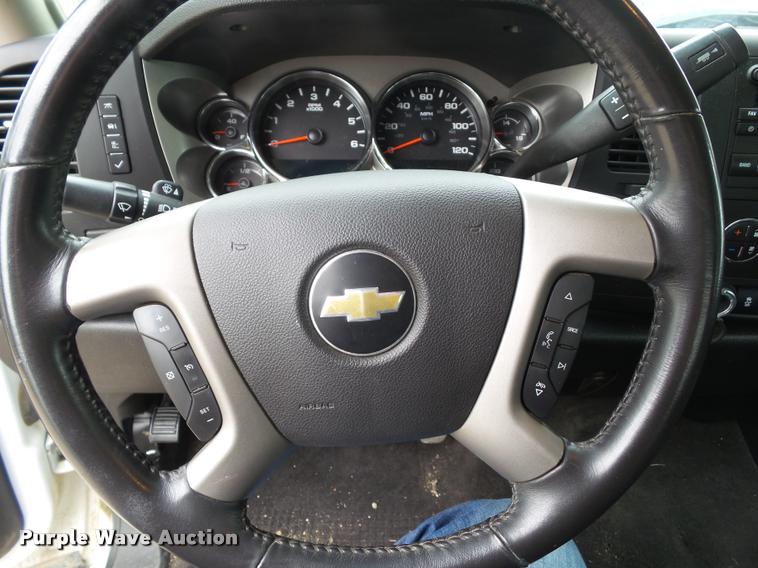 image for item L5568 2012 Chevrolet Silverado 1500 Crew Cab pickup truck