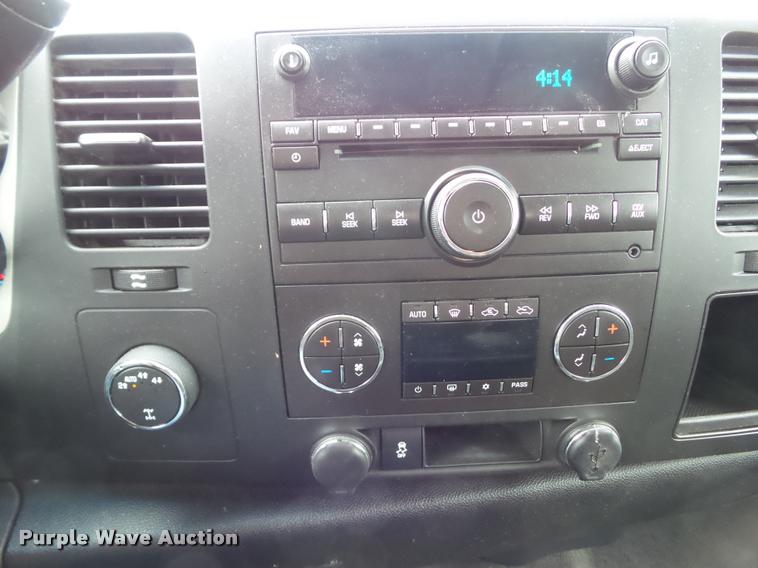 image for item L5568 2012 Chevrolet Silverado 1500 Crew Cab pickup truck