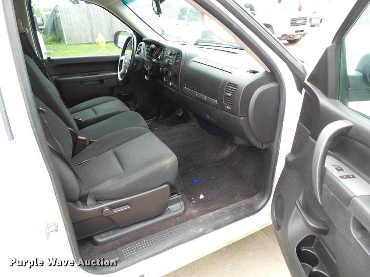 image for item L5568 2012 Chevrolet Silverado 1500 Crew Cab pickup truck