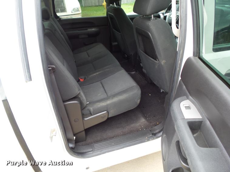 image for item L5568 2012 Chevrolet Silverado 1500 Crew Cab pickup truck