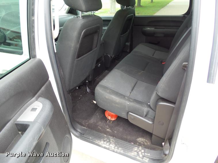 image for item L5568 2012 Chevrolet Silverado 1500 Crew Cab pickup truck