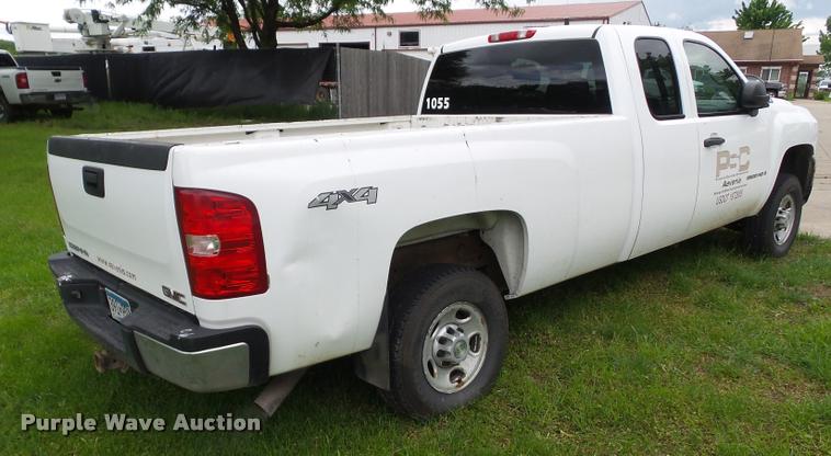 image for item L5569 2007 Chevrolet Silverado 2500HD Ext. Cab pickup truck