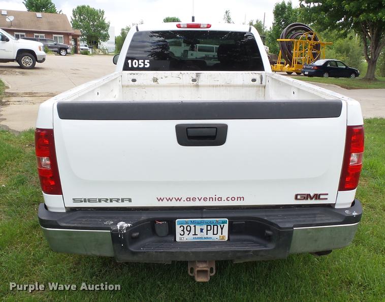 image for item L5569 2007 Chevrolet Silverado 2500HD Ext. Cab pickup truck