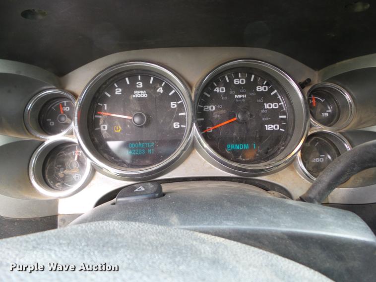 image for item L5569 2007 Chevrolet Silverado 2500HD Ext. Cab pickup truck