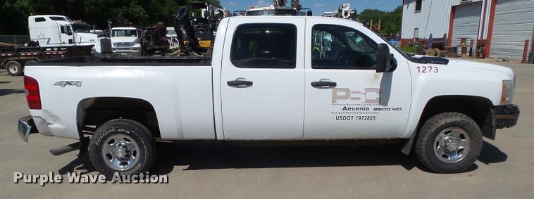 image for item L5570 2010 Chevrolet Silverado 2500HD Crew Cab pickup truck