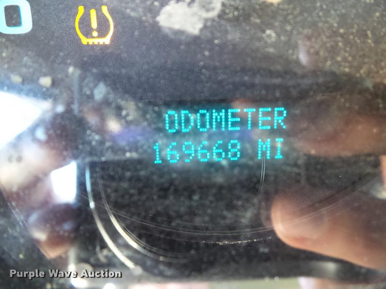 image for item L5570 2010 Chevrolet Silverado 2500HD Crew Cab pickup truck