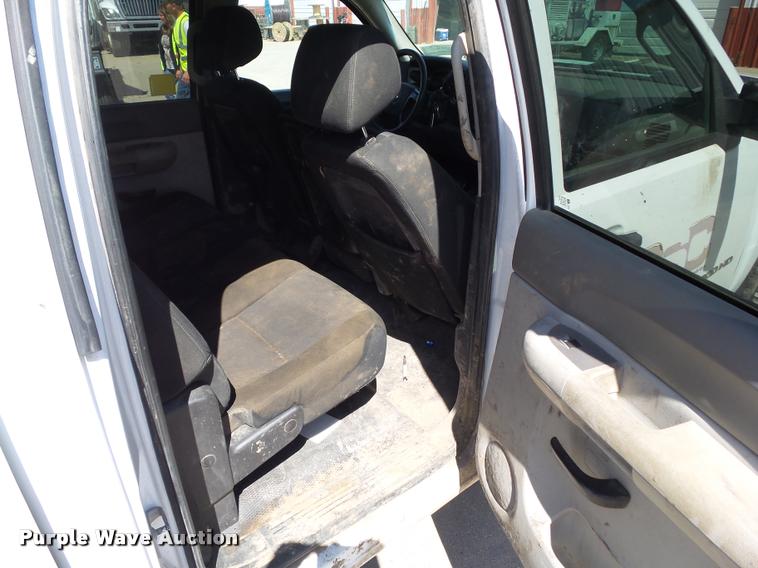 image for item L5570 2010 Chevrolet Silverado 2500HD Crew Cab pickup truck