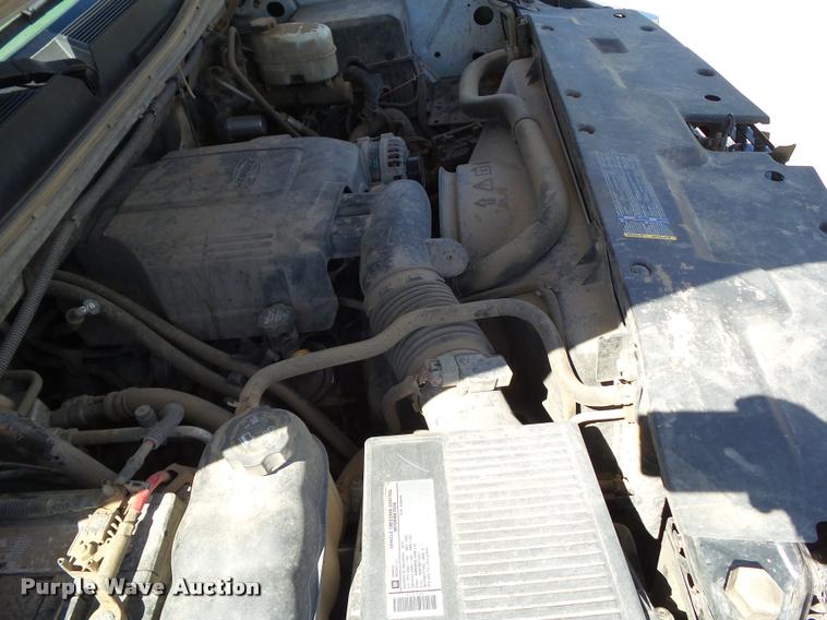 image for item L5570 2010 Chevrolet Silverado 2500HD Crew Cab pickup truck