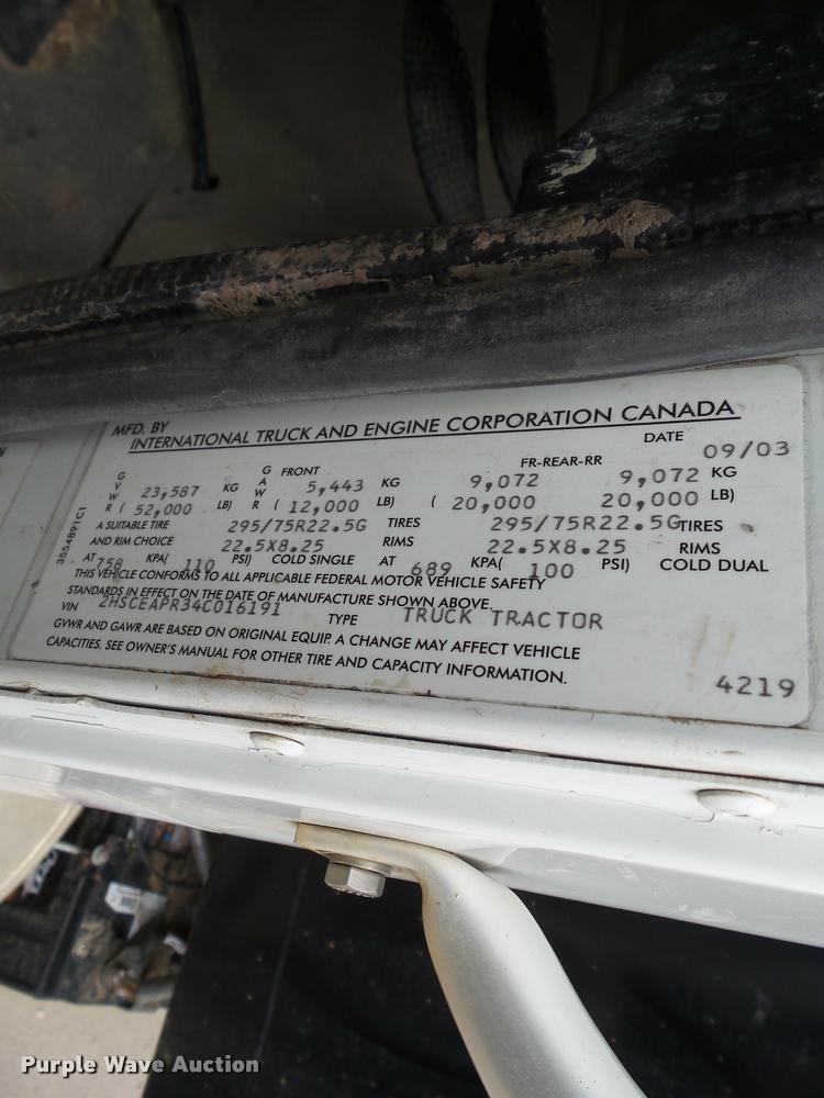 image for item L5571 2004 International 9200i flatbed truck