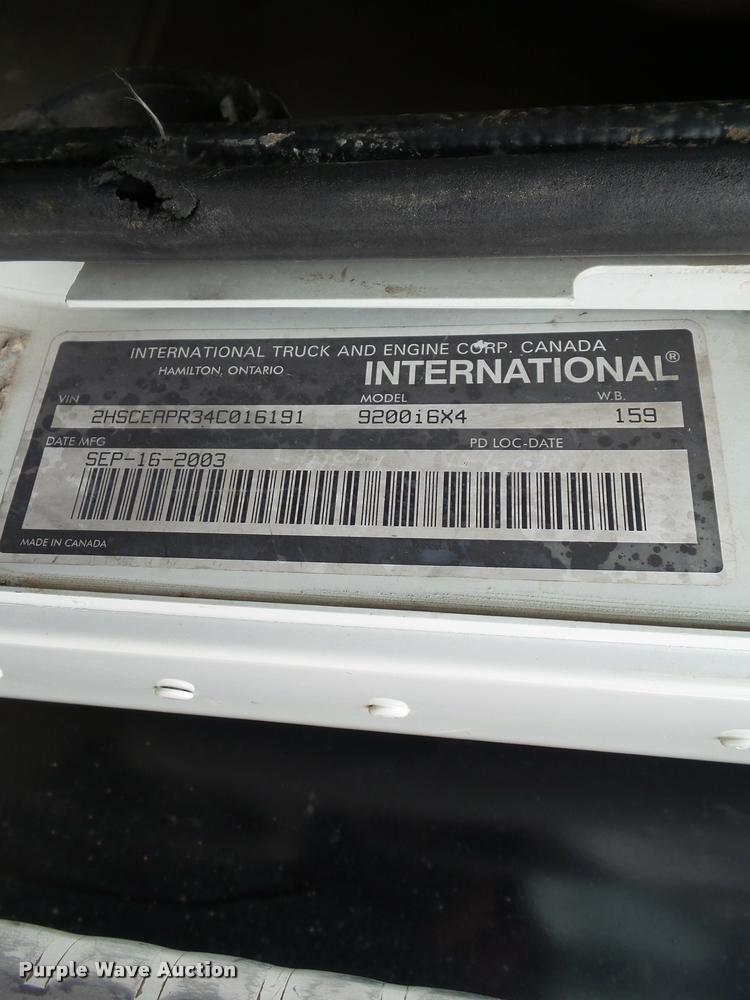 image for item L5571 2004 International 9200i flatbed truck