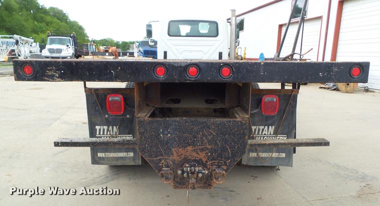 image for item L5572 2007 International 7400 flatbed truck