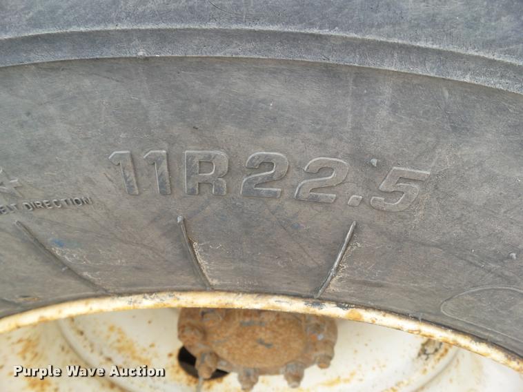 image for item L5572 2007 International 7400 flatbed truck