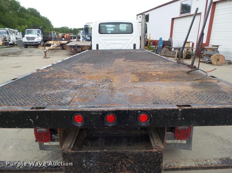 image for item L5572 2007 International 7400 flatbed truck