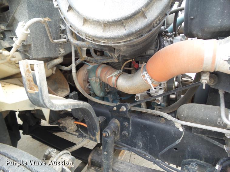 image for item L5572 2007 International 7400 flatbed truck