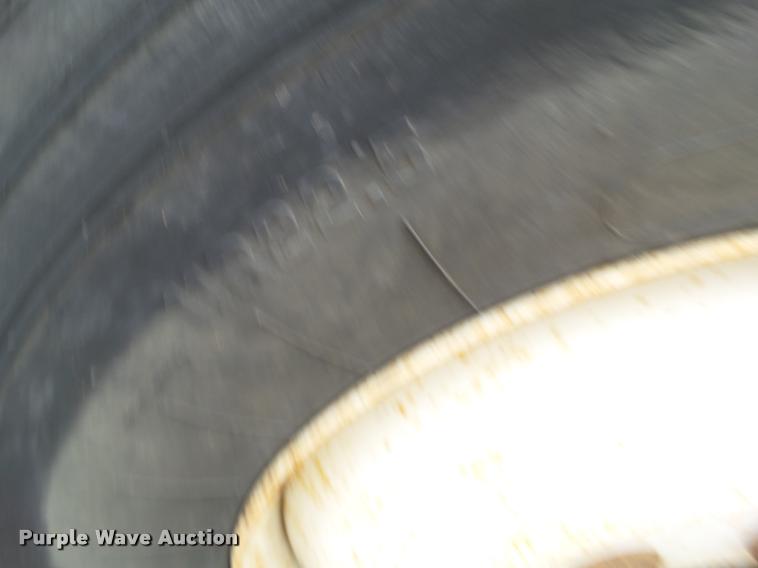 image for item L5572 2007 International 7400 flatbed truck